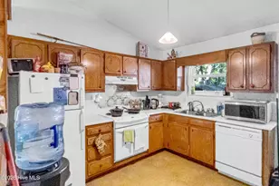 233 Easy St, Jacksonville, NC 28546 - Photo 9
