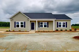 109 Berkeley Pl, Pikeville, NC 27863 - Photo 1