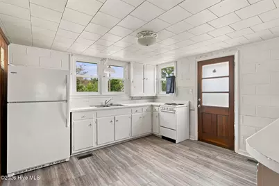 202 S Fourth Avenue, Kure Beach, NC 28449 - Photo 11