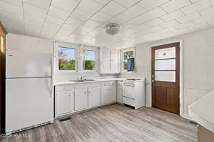 202 S 4th Ave, Kure Beach, NC 28449 - Photo 11
