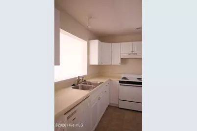 1250 Westpointe Drive #B, Greenville, NC 27834 - Photo 5