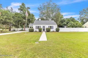 812 Fort Totten Dr, New Bern, NC 28560 - Photo 1