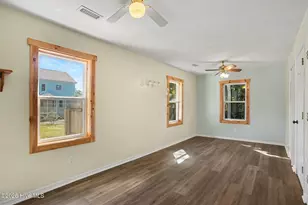 124 N Middleton Ave, Oak Island, NC 28465 - Photo 27