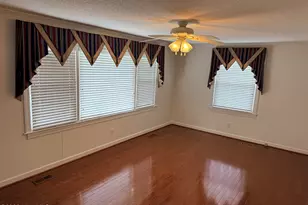 318 Underwood St, Clinton, NC 28328 - Photo 15