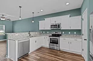 21 Catalina Cir, Swansboro, NC 28584 - Photo 13