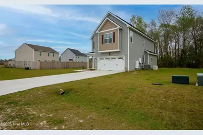 621 Drummond Grove Lane, Jacksonville, NC 28546 - Photo 3
