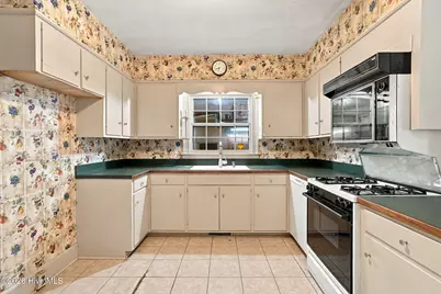 209 Brentwood Drive N, Wilson, NC 27893 - Photo 17