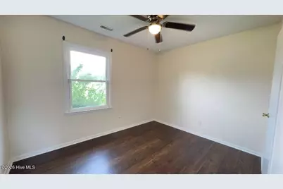 1011 Blue Leaf Place, Jacksonville, NC 28546 - Photo 7