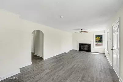 1009 W New Hampshire Avenue, Southern Pines, NC 28387 - Photo 7
