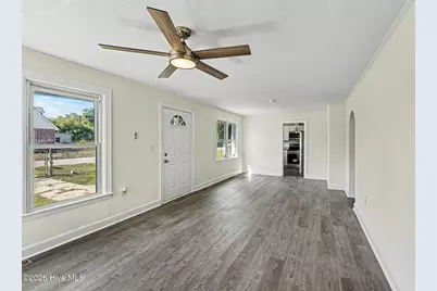 1009 W New Hampshire Avenue, Southern Pines, NC 28387 - Photo 5
