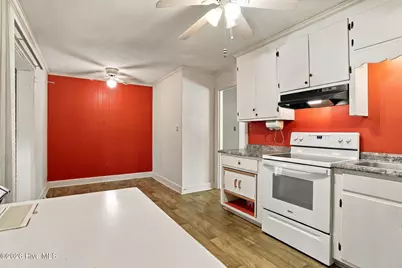 604 N Saratoga Street, Stantonsburg, NC 27883 - Photo 13
