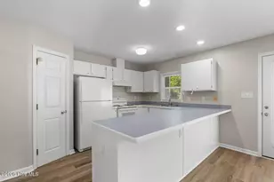123 Jackson Ave, Emerald Isle, NC 28594 - Photo 5