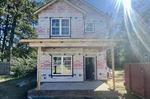 404 S Gardner Ave, Kenly, NC 27542 - Photo 1