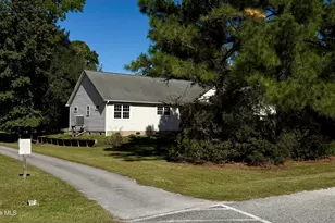 1114 Barkentine Dr, New Bern, NC 28560 - Photo 3