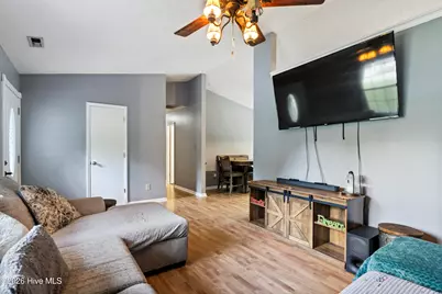 259 S Creek Drive, Jacksonville, NC 28540 - Photo 5