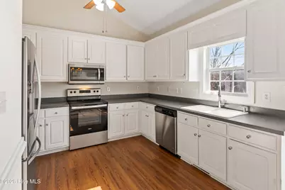 726 Addington Drive, Winterville, NC 28590 - Photo 9