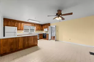 127 SW M L K Jr Dr, Crawfordville, GA 30631 - Photo 11