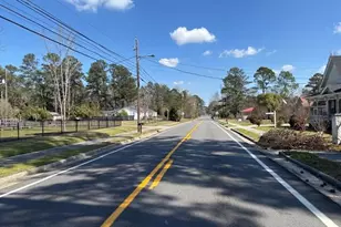 39 E Calhoun St, Wadley, GA 30477 - Photo 5