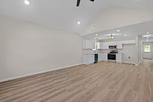 631 Clary St, Thomson, GA 30824 - Photo 9