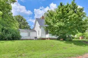 216 Circle St, Edgefield, SC 29824 - Photo 3
