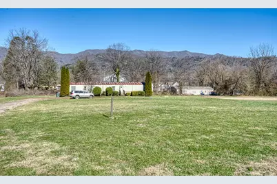 385 Aquone, Andrews, NC 28901 - Photo 3