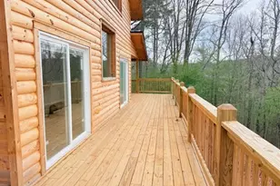560 Carolina Fox Cir, Murphy, NC 28906 - Photo 3