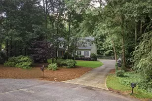 325 Twin Oaks Cir, Bogart, GA 30622 - Photo 3