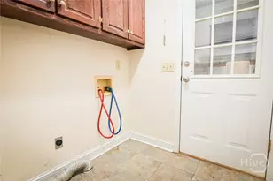 1010 Charles Ct, Statham, GA 30666 - Photo 7
