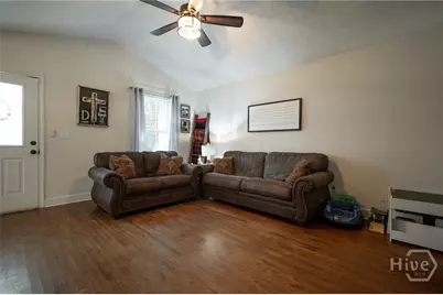 223 N 5th Avenue, Winder, GA 30680 - Photo 5