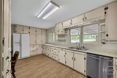 231 Honeysuckle Drive, Commerce, GA 30529 - Photo 9