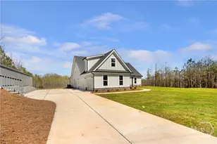 647 Fairview Rd, Pendergrass, GA 30567 - Photo 3