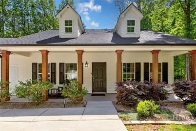 584 Tuxedo, Commerce, GA 30530 - Photo 1