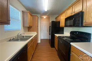 106 Bridgewater Cir, Athens, GA 30601 - Photo 3
