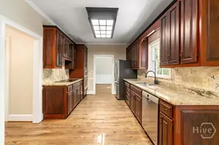 1080 Riverside Dr, Watkinsville, GA 30677 - Photo 13