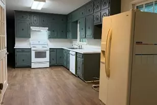 54 Dickson Cir, Jefferson, GA 30549 - Photo 5