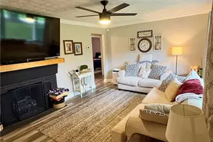 199 Harris St, Toccoa, GA 30577 - Photo 3