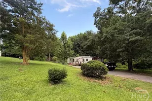 5652 Hemlock St, Lula, GA 30554 - Photo 3