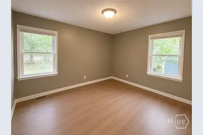 110 Flannigans, Athens, GA 30605 - Photo 5