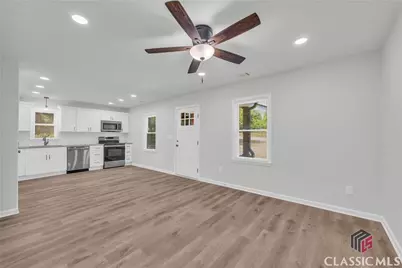 1037 Pond Street, Toccoa, GA 30577 - Photo 9