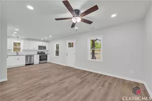 1037 Pond St, Toccoa, GA 30577 - Photo 9