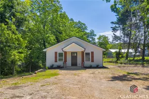 1037 Pond St, Toccoa, GA 30577 - Photo 3