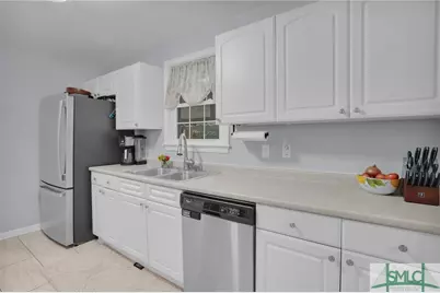 110 E 65th Street, Savannah, GA 31405 - Photo 17
