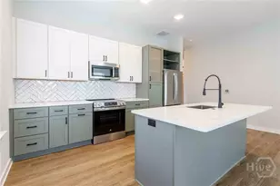 1150 E Perry Ln, Savannah, GA 31404 - Photo 27