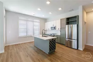 1150 E Perry Ln, Savannah, GA 31404 - Photo 27