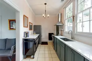 123 W Park Ave, Savannah, GA 31401 - Photo 17