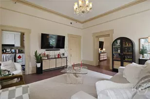 24 E Jones St, Savannah, GA 31401 - Photo 13