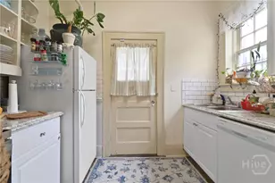 24 E Jones St, Savannah, GA 31401 - Photo 41