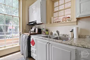 24 E Jones St, Savannah, GA 31401 - Photo 17