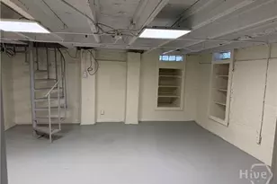 24 E Jones St, Savannah, GA 31401 - Photo 47