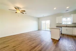 44 Beaumont Dr, Hinesville, GA 31313 - Photo 3